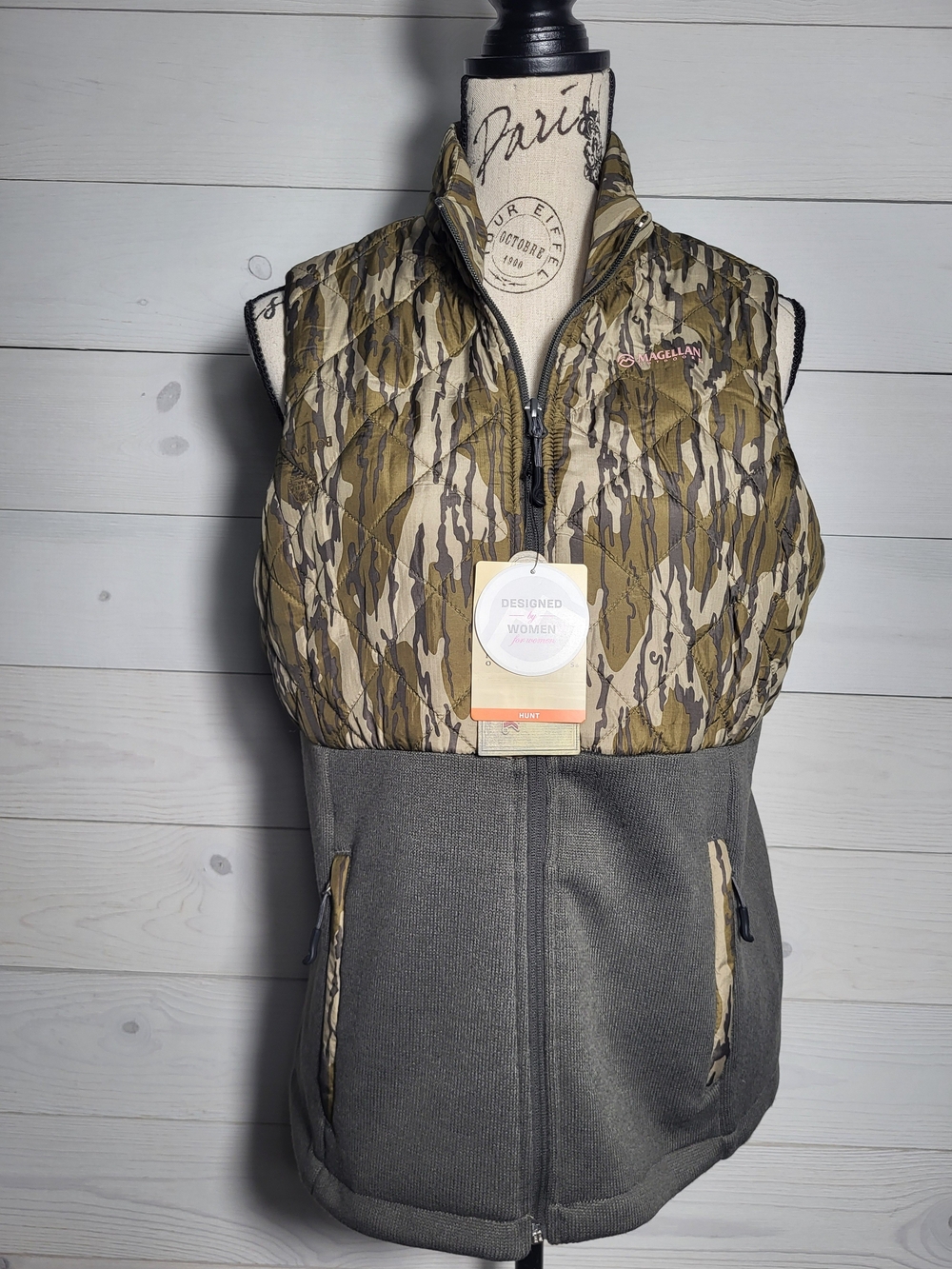 NWT Magellan Outdoors Women’s Camo Quilted Vest Gorpcore Hunt.